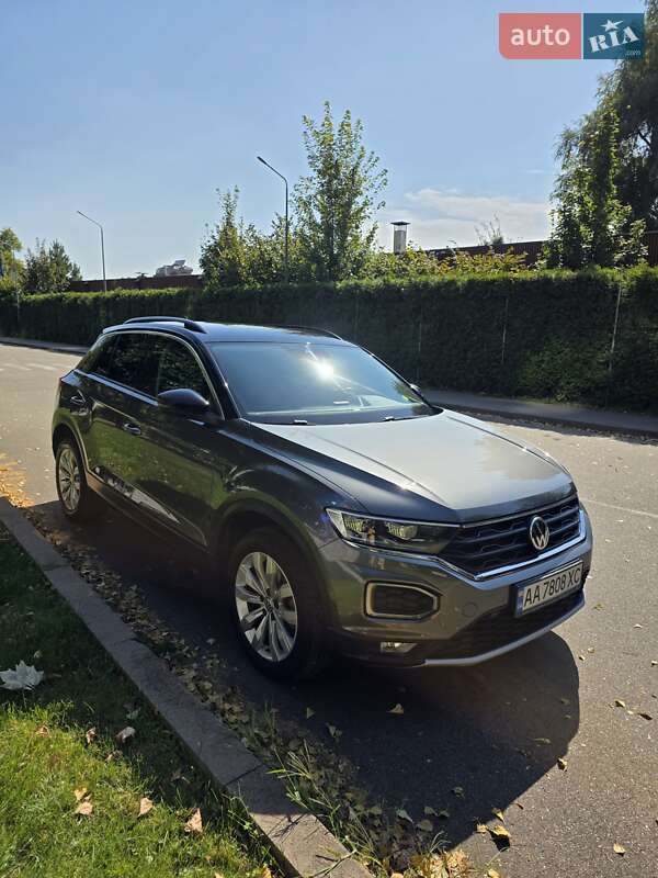Внедорожник / Кроссовер Volkswagen T-Roc 2019 в Киеве