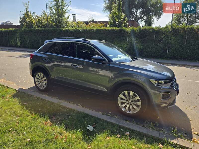 Внедорожник / Кроссовер Volkswagen T-Roc 2019 в Киеве