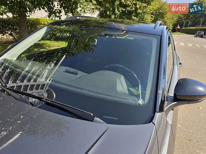 Внедорожник / Кроссовер Volkswagen T-Roc 2019 в Киеве