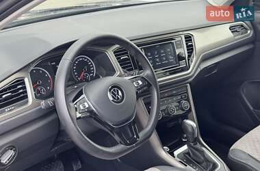 Внедорожник / Кроссовер Volkswagen T-Roc 2020 в 