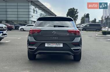 Внедорожник / Кроссовер Volkswagen T-Roc 2020 в 