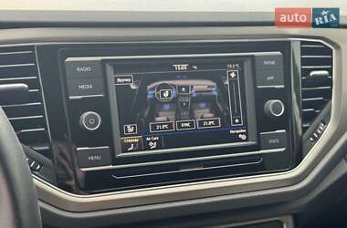 Внедорожник / Кроссовер Volkswagen T-Roc 2020 в 