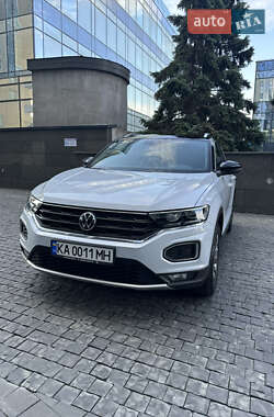 Позашляховик / Кросовер Volkswagen T-Roc 2021 в Києві