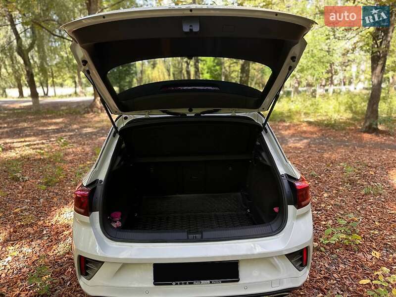Внедорожник / Кроссовер Volkswagen T-Roc 2022 в Одессе фото 3 Внедорожник / Кроссовер Volkswagen T-Roc 2022 в Одессе