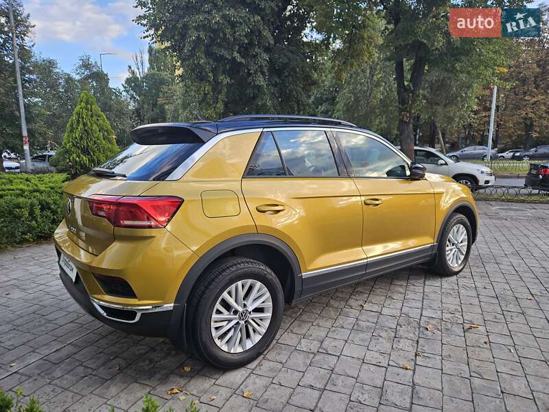 Внедорожник / Кроссовер Volkswagen T-Roc 2020 в Киеве