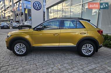 Внедорожник / Кроссовер Volkswagen T-Roc 2020 в 