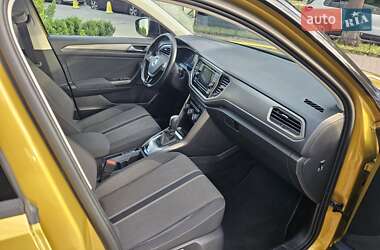 Внедорожник / Кроссовер Volkswagen T-Roc 2020 в 