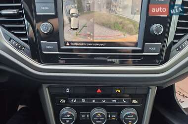 Внедорожник / Кроссовер Volkswagen T-Roc 2020 в 