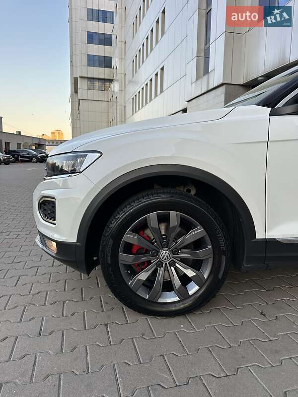 Позашляховик / Кросовер Volkswagen T-Roc 2019 в Києві фото 19 Позашляховик / Кросовер Volkswagen T-Roc 2019 в Києві