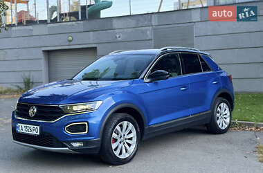 Внедорожник / Кроссовер Volkswagen T-Roc 2019 в 