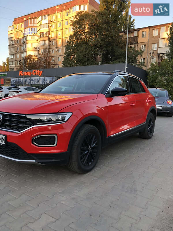 Внедорожник / Кроссовер Volkswagen T-Roc 2021 в Кривом Роге