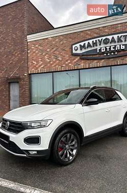 Внедорожник / Кроссовер Volkswagen T-Roc 2019 в Киеве