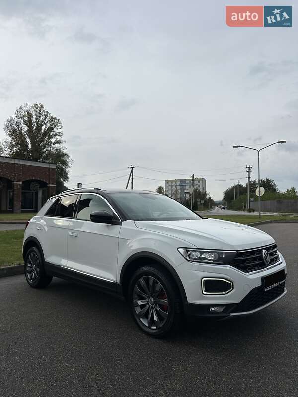 Позашляховик / Кросовер Volkswagen T-Roc 2019 в Києві фото 48 Позашляховик / Кросовер Volkswagen T-Roc 2019 в Києві