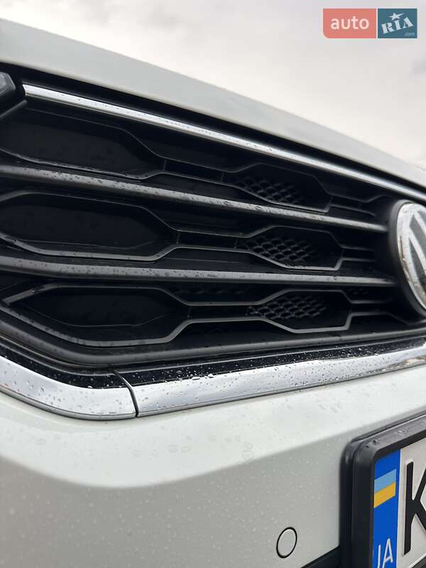 Позашляховик / Кросовер Volkswagen T-Roc 2019 в Києві фото 51 Позашляховик / Кросовер Volkswagen T-Roc 2019 в Києві