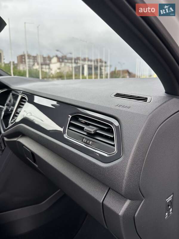 Позашляховик / Кросовер Volkswagen T-Roc 2019 в Києві фото 61 Позашляховик / Кросовер Volkswagen T-Roc 2019 в Києві