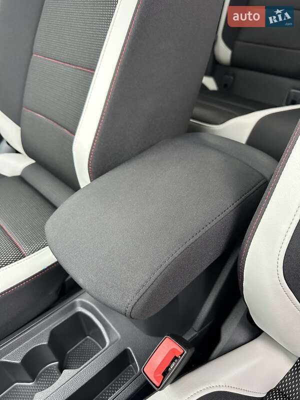 Позашляховик / Кросовер Volkswagen T-Roc 2019 в Києві фото 72 Позашляховик / Кросовер Volkswagen T-Roc 2019 в Києві