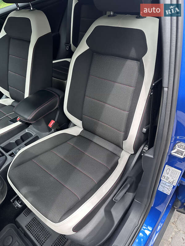 Внедорожник / Кроссовер Volkswagen T-Roc 2019 в Львове