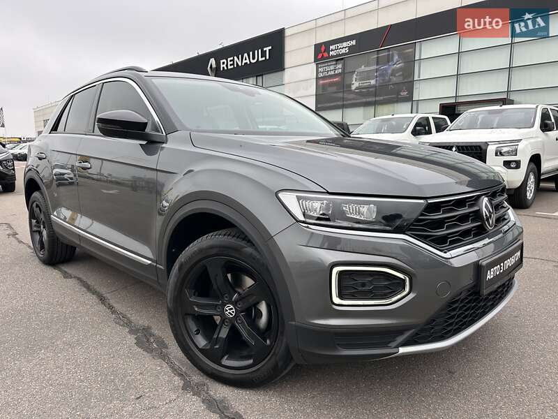 Внедорожник / Кроссовер Volkswagen T-Roc 2021 в Киеве
