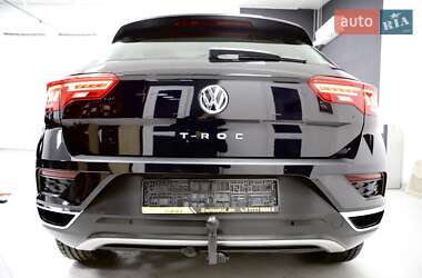 Внедорожник / Кроссовер Volkswagen T-Roc 2020 в 
