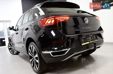 Внедорожник / Кроссовер Volkswagen T-Roc 2020 в 