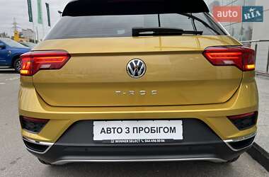 Внедорожник / Кроссовер Volkswagen T-Roc 2019 в 