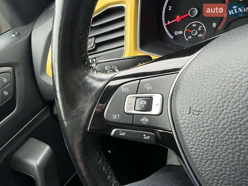 Позашляховик / Кросовер Volkswagen T-Roc 2019 в Києві