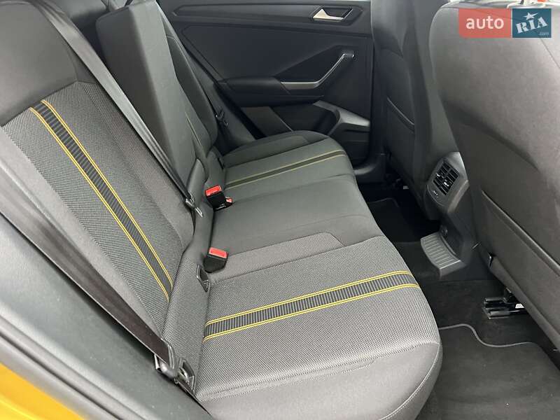Позашляховик / Кросовер Volkswagen T-Roc 2019 в Києві