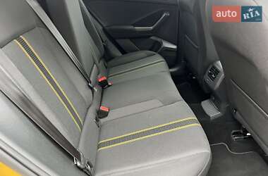 Внедорожник / Кроссовер Volkswagen T-Roc 2019 в 