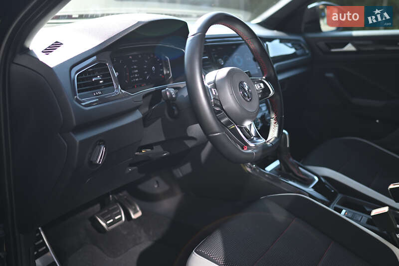 Позашляховик / Кросовер Volkswagen T-Roc 2019 в Броварах