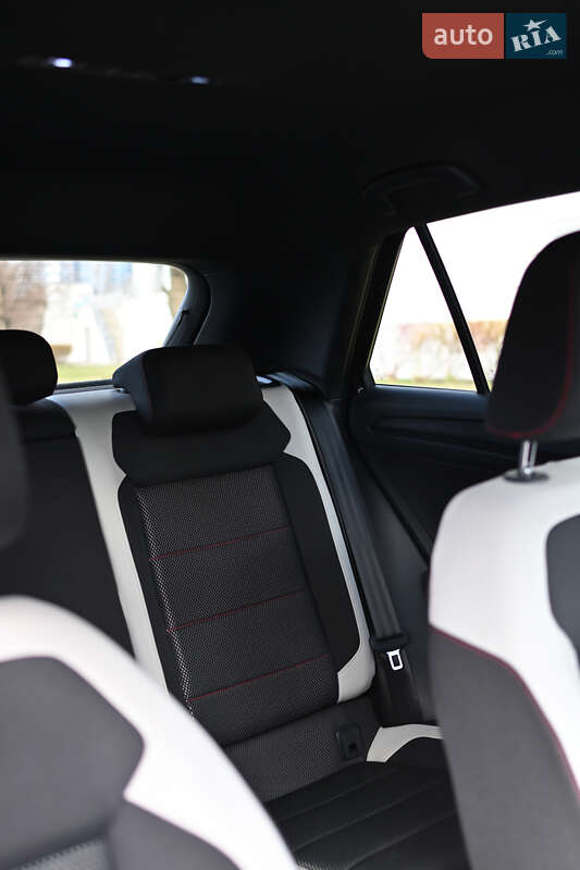 Позашляховик / Кросовер Volkswagen T-Roc 2019 в Броварах