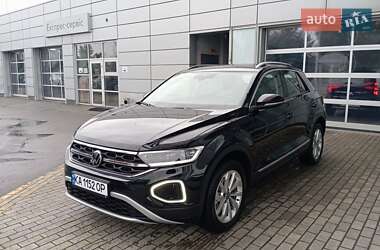 Внедорожник / Кроссовер Volkswagen T-Roc 2024 в 