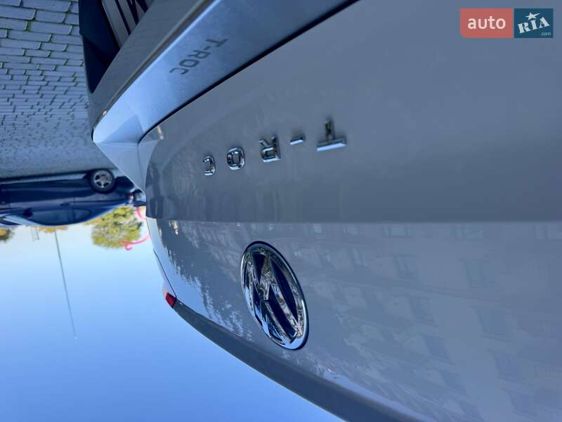 Внедорожник / Кроссовер Volkswagen T-Roc 2019 в Одессе