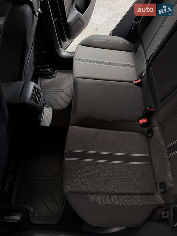 Внедорожник / Кроссовер Volkswagen T-Roc 2018 в Киеве