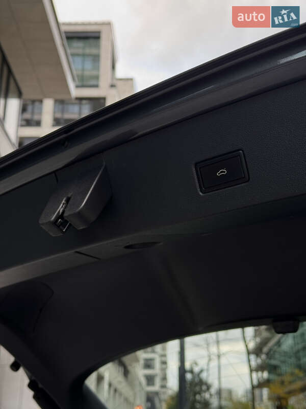 Внедорожник / Кроссовер Volkswagen T-Roc 2018 в Киеве