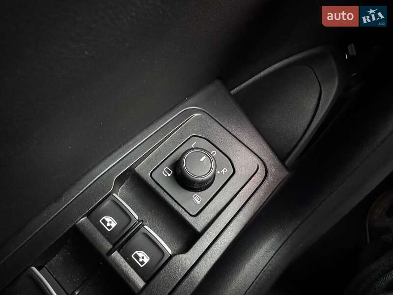 Позашляховик / Кросовер Volkswagen T-Roc 2024 в Києві фото 74 Позашляховик / Кросовер Volkswagen T-Roc 2024 в Києві