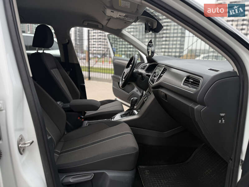 Внедорожник / Кроссовер Volkswagen T-Roc 2021 в Киеве