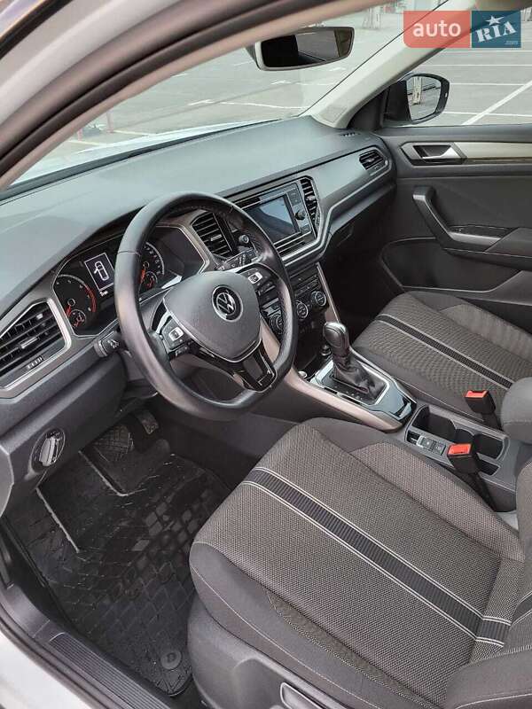 Внедорожник / Кроссовер Volkswagen T-Roc 2020 в Киеве фото 10 Внедорожник / Кроссовер Volkswagen T-Roc 2020 в Киеве