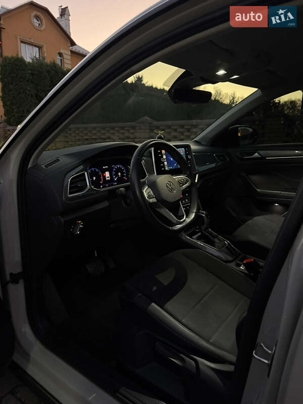 Внедорожник / Кроссовер Volkswagen T-Roc 2022 в Черновцах