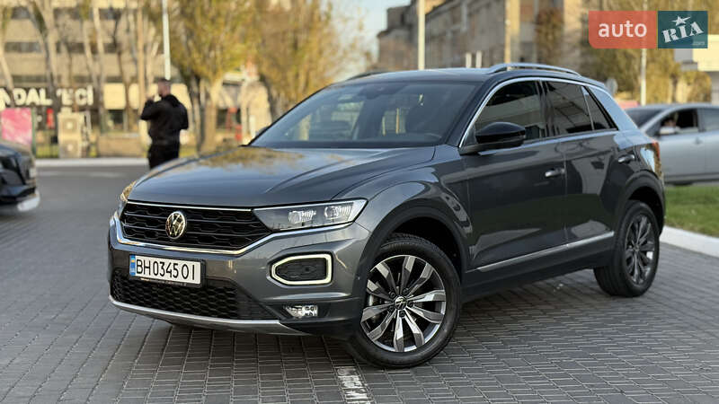 Внедорожник / Кроссовер Volkswagen T-Roc 2021 в Одессе