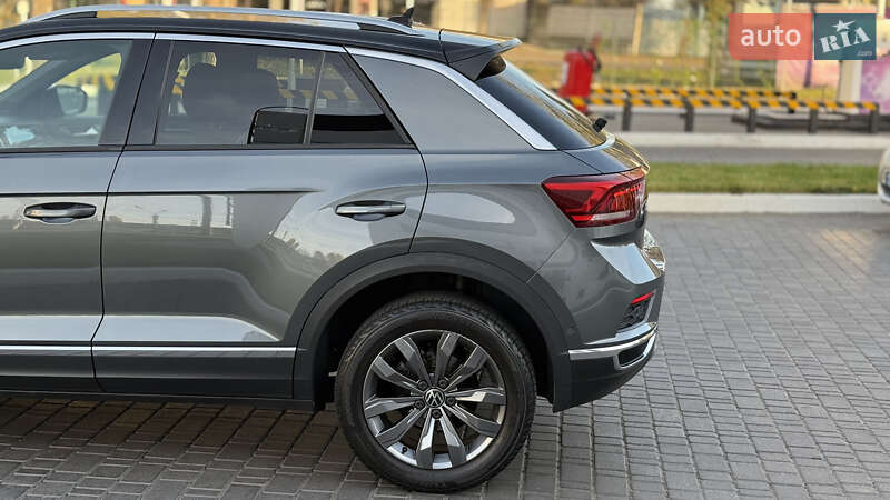 Внедорожник / Кроссовер Volkswagen T-Roc 2021 в Одессе