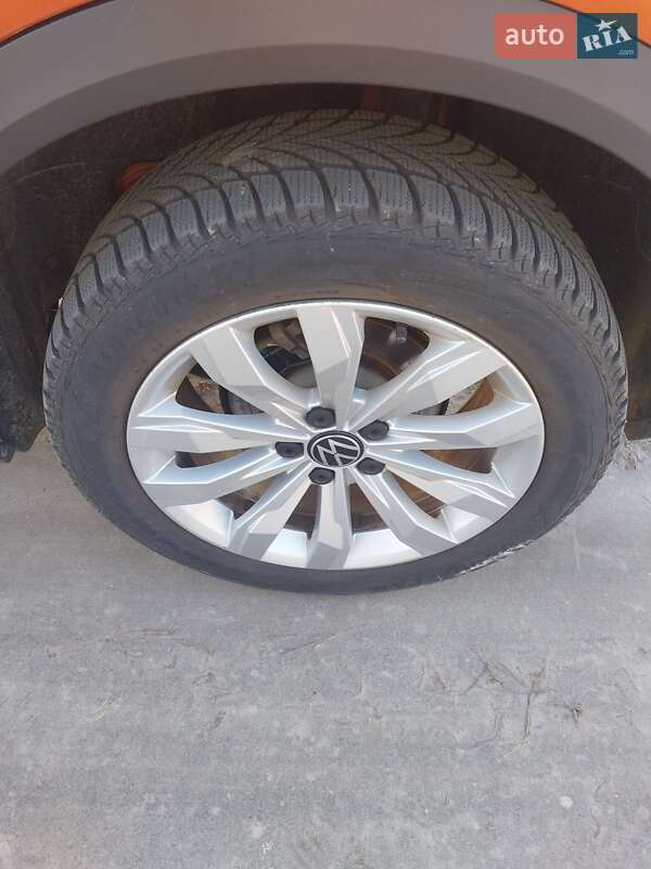 Позашляховик / Кросовер Volkswagen T-Roc 2020 в Києві фото 2 Позашляховик / Кросовер Volkswagen T-Roc 2020 в Києві