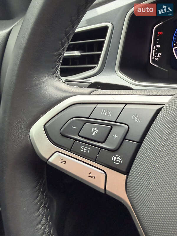 Внедорожник / Кроссовер Volkswagen T-Roc 2023 в Киеве