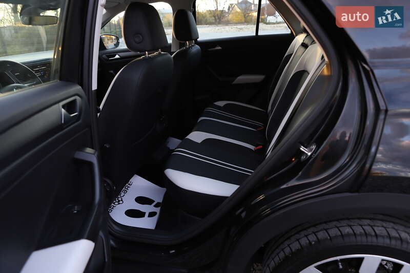 Внедорожник / Кроссовер Volkswagen T-Roc 2019 в Дрогобыче