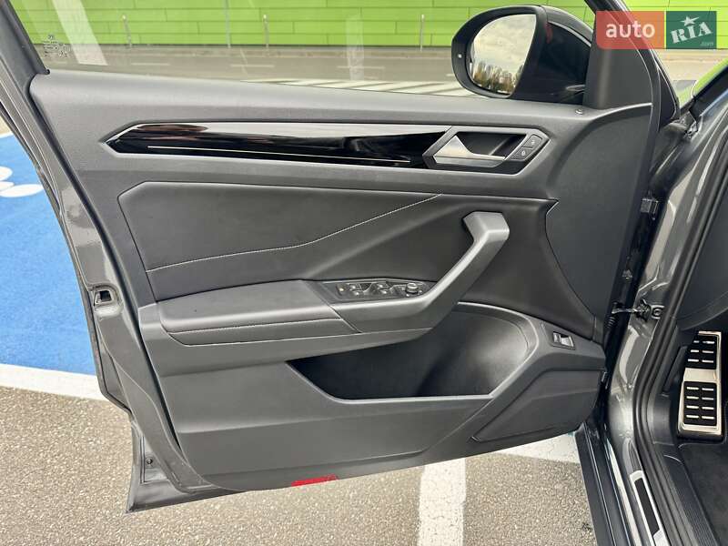 Позашляховик / Кросовер Volkswagen T-Roc 2024 в Києві