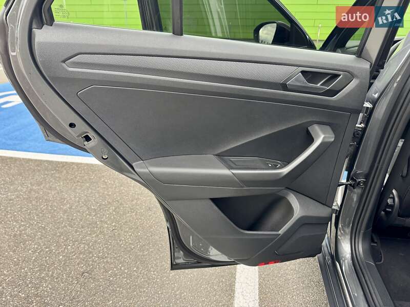 Позашляховик / Кросовер Volkswagen T-Roc 2024 в Києві