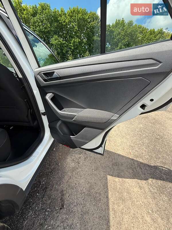 Позашляховик / Кросовер Volkswagen T-Roc 2021 в Чернігові фото 6 Позашляховик / Кросовер Volkswagen T-Roc 2021 в Чернігові