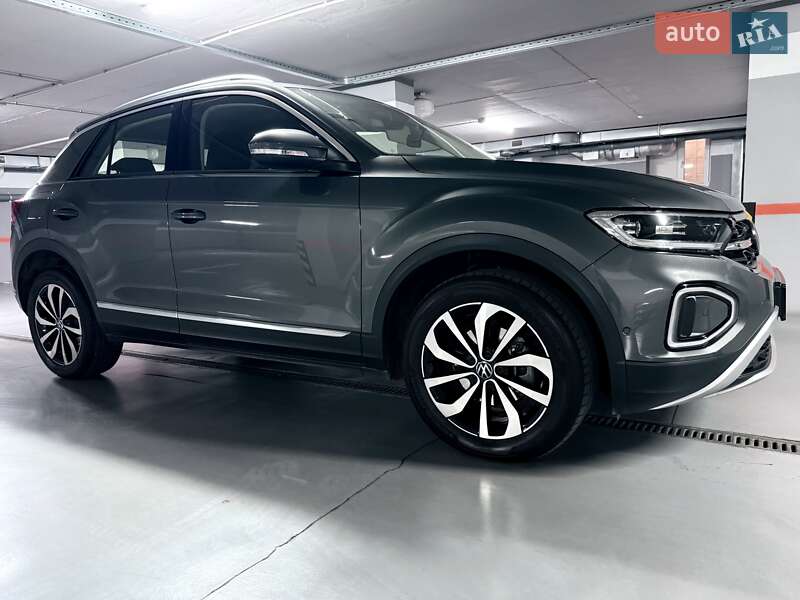 Позашляховик / Кросовер Volkswagen T-Roc 2023 в Івано-Франківську