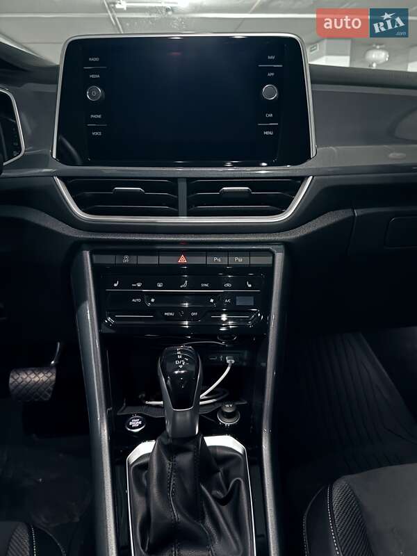 Позашляховик / Кросовер Volkswagen T-Roc 2023 в Івано-Франківську