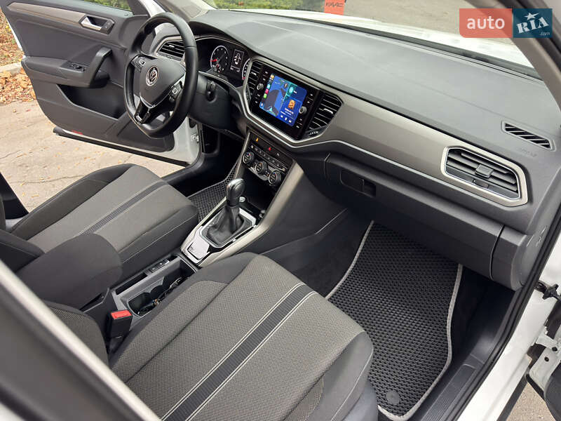 Позашляховик / Кросовер Volkswagen T-Roc 2021 в Дніпрі
