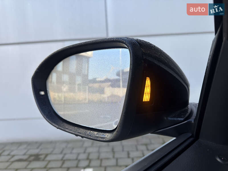 Позашляховик / Кросовер Volkswagen T-Roc 2022 в Івано-Франківську